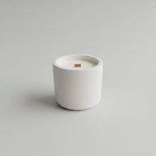 Load image into Gallery viewer, Limited Edition Handcrafted Jesmonite Candle
